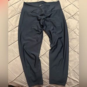 OBSESSION Crop Leggings